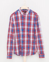 Camisa aos quadrados